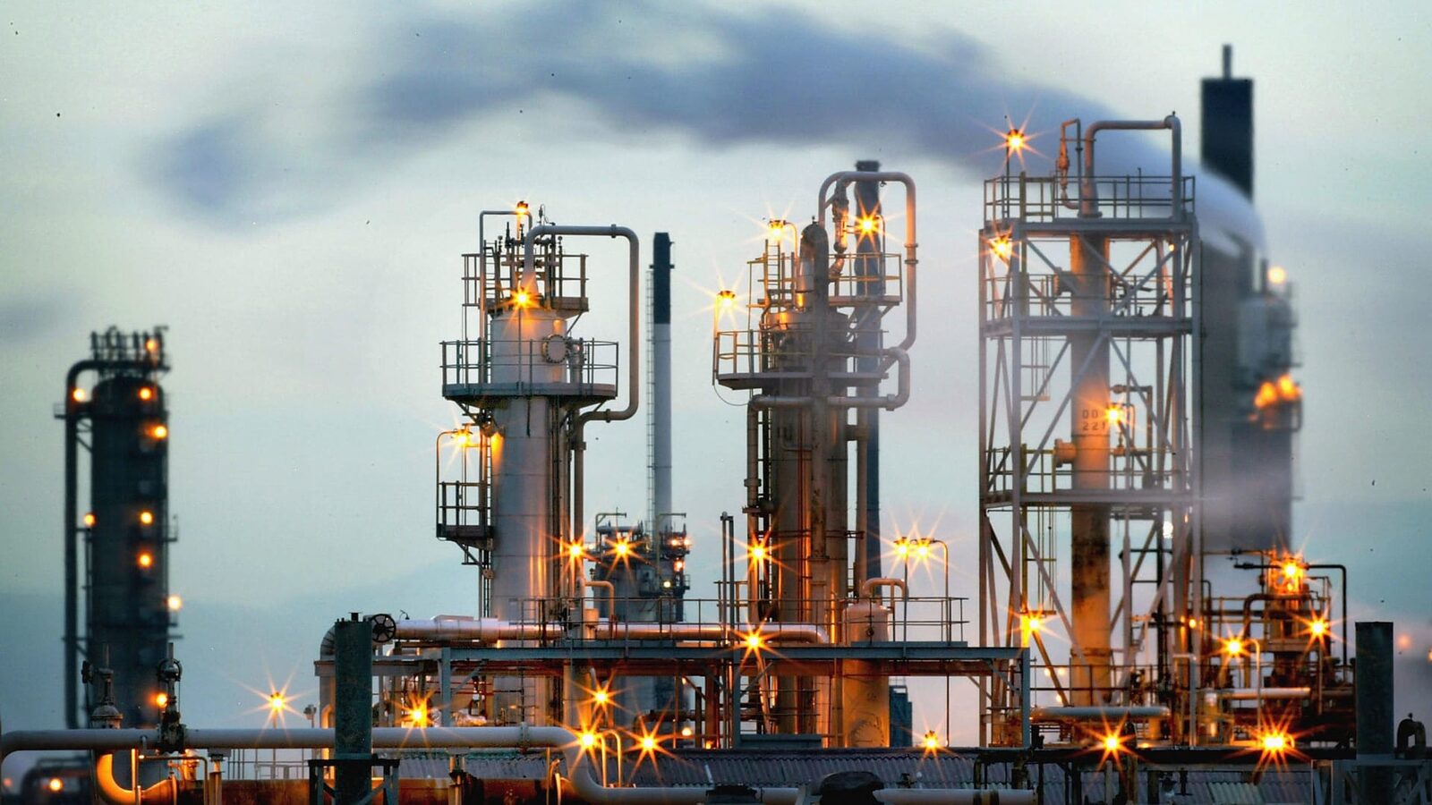 Refinery in southern Iraq
